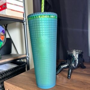 Venti Starbucks cup